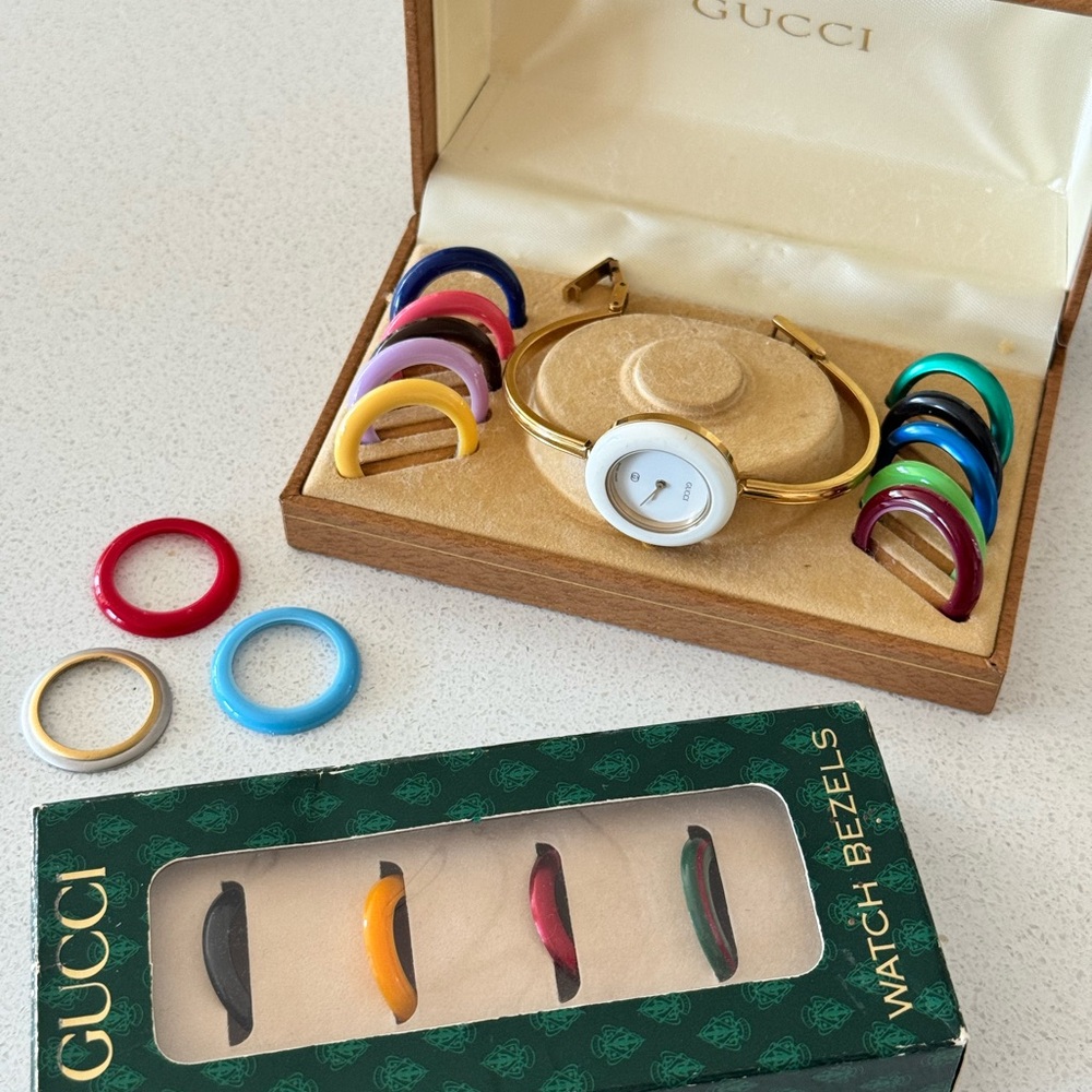 GUCCI Gold Watch with Additional Bezels, 17 total. Pre-treasured. Best Offer. - Picture 6 of 12